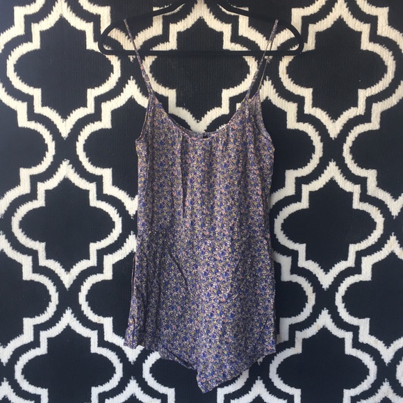 🌞Summer Romper🌞 - Picture 2 of 4